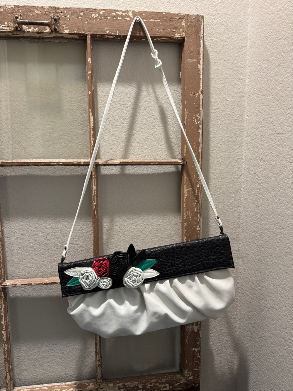 Vintage White and Black Floral Accent Shoulder Bag - Women
